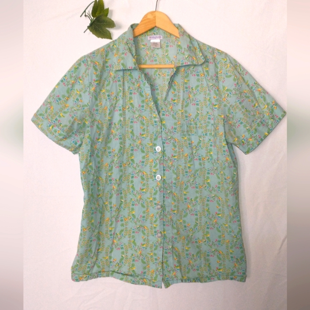 90's Retro Grampacore Floral Button-Up Shirt Size X small Runs Bigger